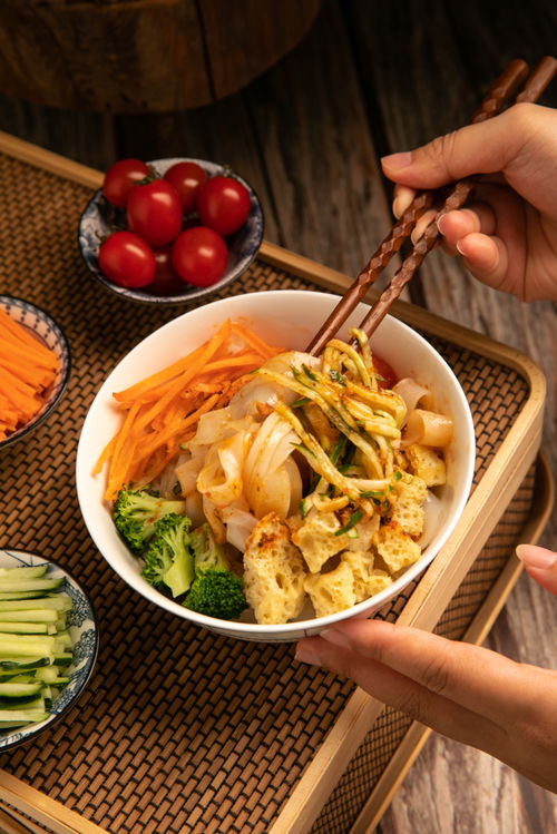 爽口劲道凉皮 传统小吃与现代美食摄影的完美交融